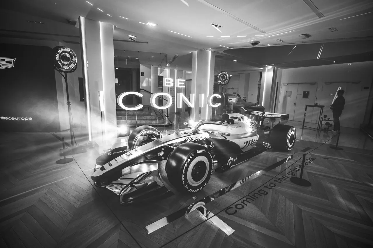 CADILLAC FORMULA ONE LIVE LIVERY
